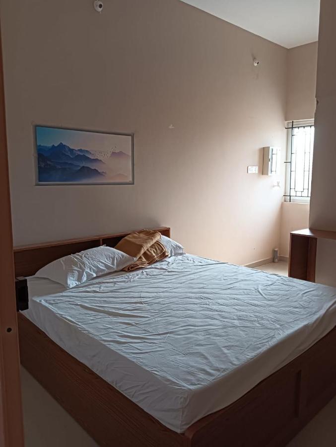 Surathi Enclave Standard Rooms Karumattampatti ภายนอก รูปภาพ
