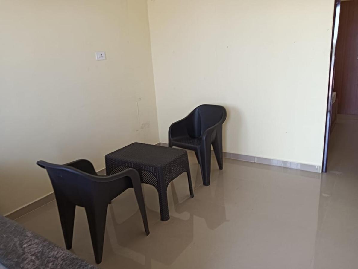 Surathi Enclave Standard Rooms Karumattampatti ภายนอก รูปภาพ